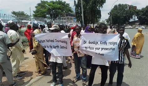 Hoodlums Attack Anti Ganduje Protesters At Apc Secretariat