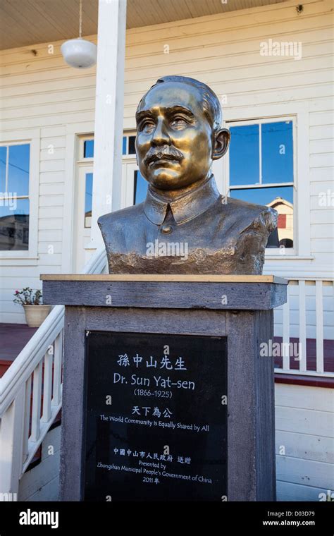 Dr Sun Yat Sen Statue Hi Res Stock Photography And Images Alamy