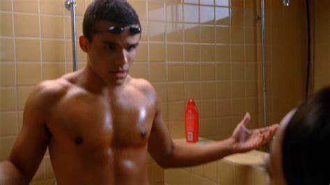 AusCAPS Jacob Artist Shirtless In Glee 4 12 Naked