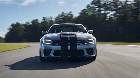 dodge charger choosing   trim autotrader