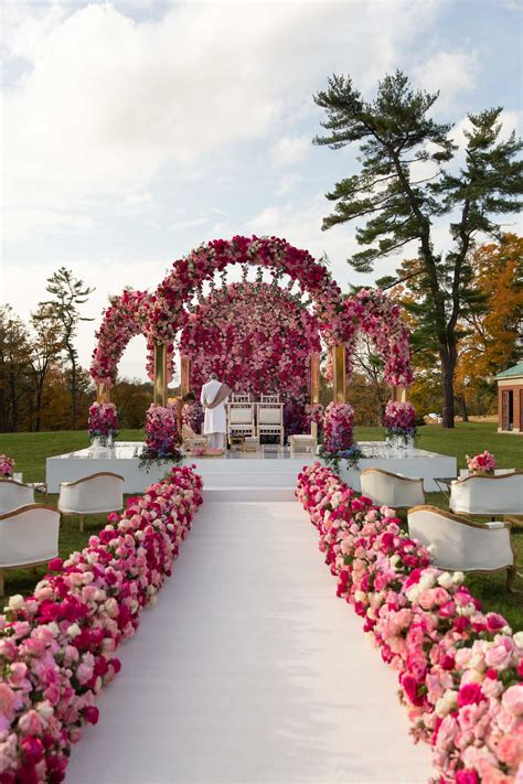 Top 10 hot pink wedding flowers ideas and inspiration