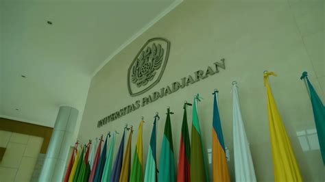 Berapa Biaya Masuk Universitas Padjadjaran Terbaru Data Pendidikan