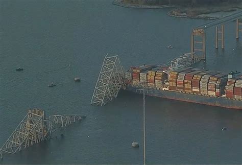 Pessoas Est O Desaparecidas Ap S Navio Se Chocar Contra Ponte Nos