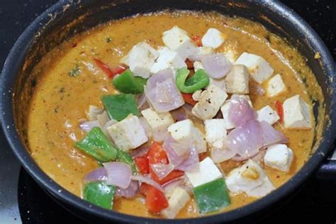 Kadai Paneer Recipe (Dry & Gravy) - Swasthi's Recipes