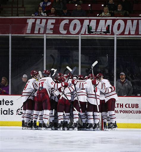 Umass Hockey East Champions Minutemen Continue Memorable Year Clinch First Regular Season