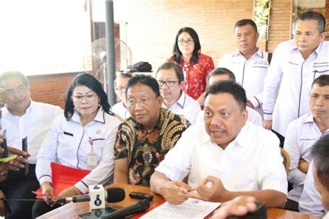 Olly Dondokambey Tetapkan Ump Sulut Sebesar Rp Juta