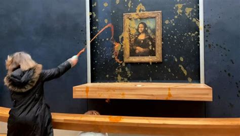 Zuppa Lanciata Contro La Gioconda Al Museo Del Louvre Il Video Del