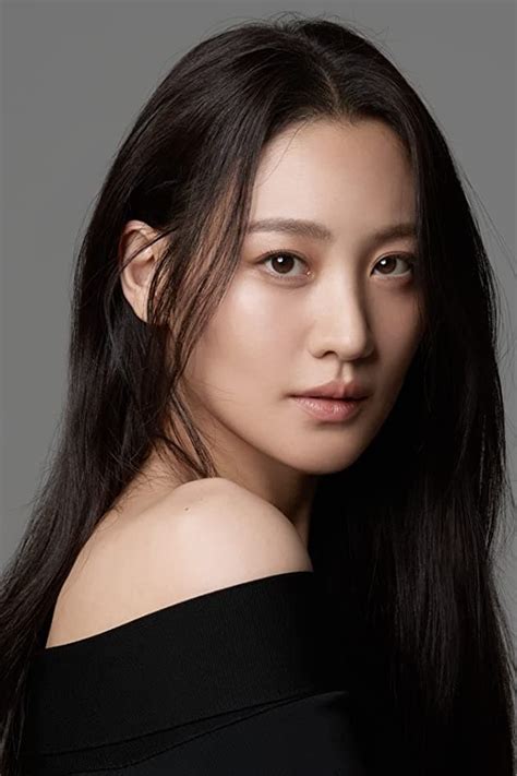 Claudia Kim Profile Images — The Movie Database Tmdb