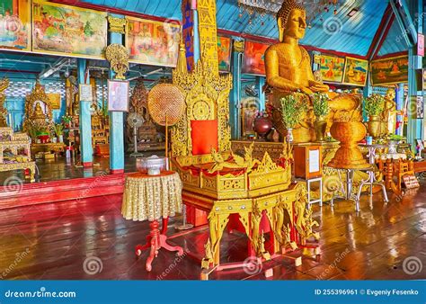 La Sala De Oraciones De Wat Chong Klang Temple El 6 De Mayo En Mae Hong