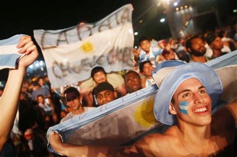 Los Barras Bravas Argentinos Presentes En El Mundial De Brasil