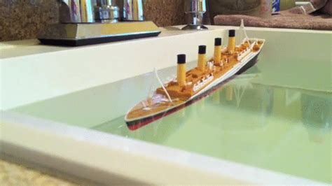 This model Titanic sinks like the real thing! : r/interestingasfuck