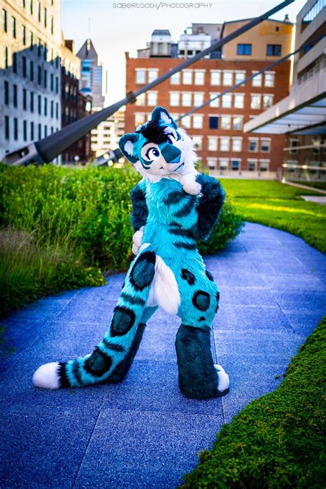 Pin By Tyberus On Fursuits Fursuit Furry Cat Fursuit Furry Costume