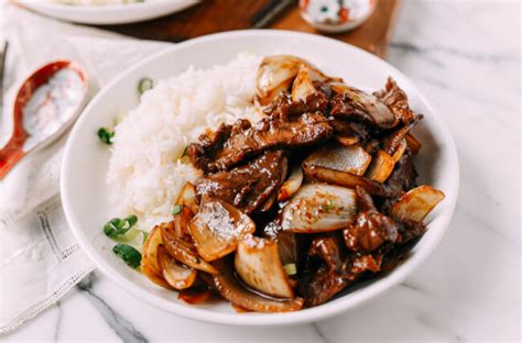 Beef Onion Stir Fry Quick Chinese Recipe The Woks Of Life