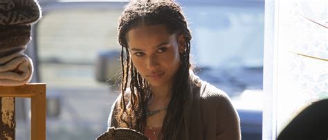 'Fantastic Beasts 2': Zoë Kravitz Teases Newt And Leta's "Complex ...