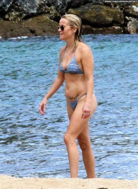 Reese Witherspoon High Resolution Posing Hot Celebrity Hawaii Babe