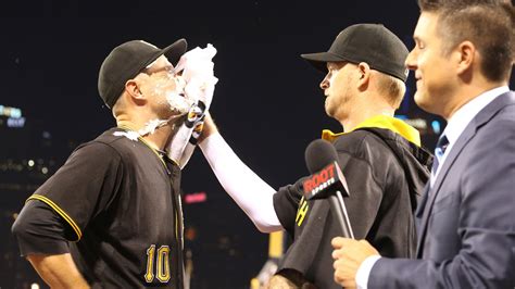 Jordy Mercer Lifts Pirates To Walk Off Win Over Braves Bucs Dugout