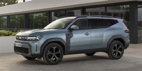 Dacia S New Flagship Suv Looks Big Ster In Unofficial Cgis