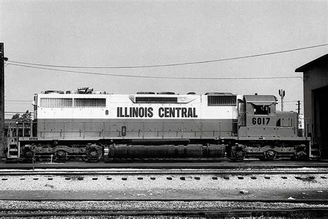 Illinois Central’s EMD SD40A diesel locomotive - Trains