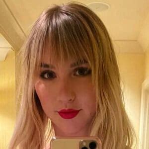 Mikhaila Peterson - Age, Family, Bio | Famous Birthdays