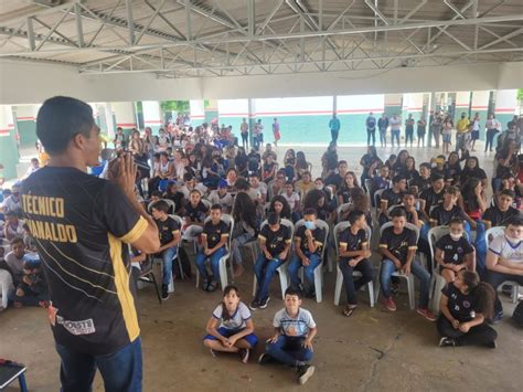 Escola Jos Paulino De Siqueira Faz Evento De Premia O Para Atletas