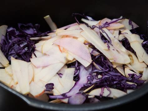 Braised Red Cabbage Recipe | Elephantastic Vegan