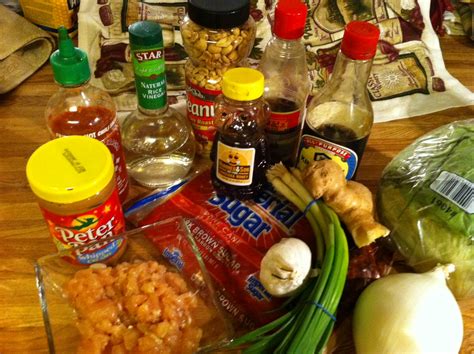 lovin spoonfuls   mommas chicken soup  lettuce wraps