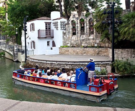 Riverwalk/River Cruise in San Antonio, TX