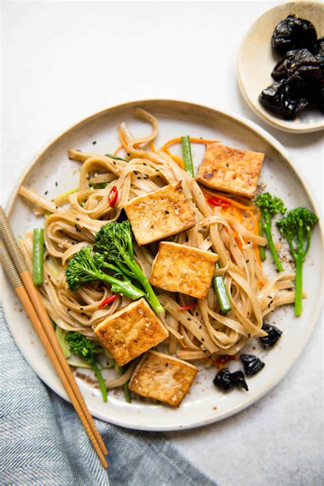 Tofu Stir Fry Noodles With Dried Plum Sauce Healthy Nibbles By Lisa