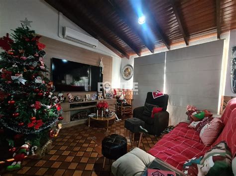 Casa Para Alugar Centro Cascavel M Quartos Vagas