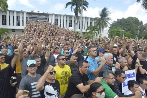 Pms Protestam Em Frente Sede Do Governo Do Rn Por Reajuste Salarial