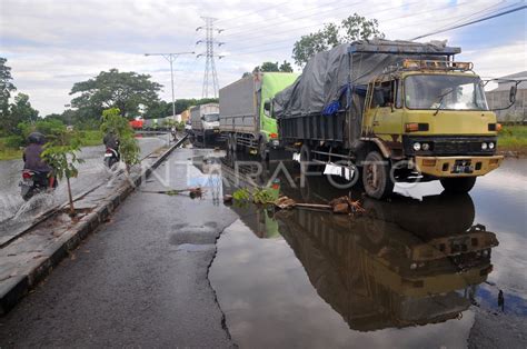 Kemacetan Jalan Pantura Kudus Jepara Demak Antara Foto