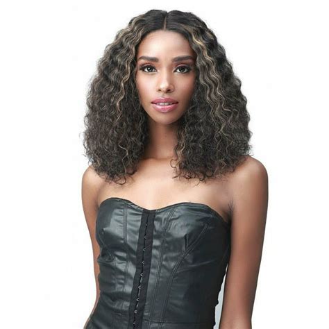 Bobbi Boss 100 cheveux humains non transformés Lace Front Wig