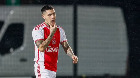 Jong Ajax wint met miljoenenaankoop Ávila FC Groningen en ADO halen