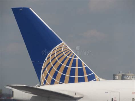 United Airlines Jet Ready To Take Off From The Airport Runway Editorial