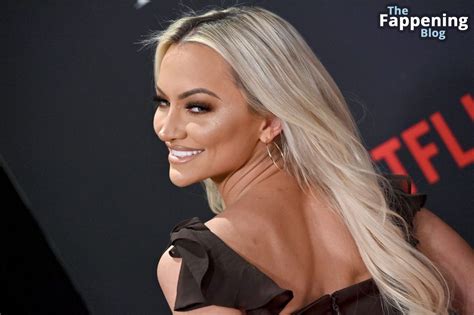 Lindsey Pelas Flaunts Her Sexy Boobs At The “pamela A Love Story