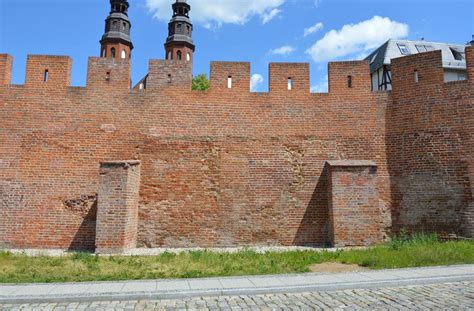 Opole miejskie mury obronne Architektura średniowiecza i starożytności