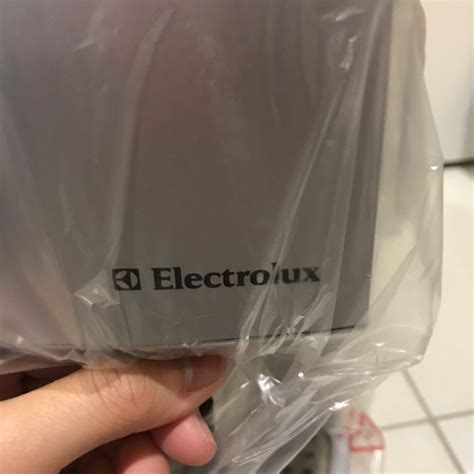 Electrolux 伊萊克斯 EEA150 瑞典高壓蒸氣電咖啡壺 全新 電視及其他電器 廚房用品 榨汁機及攪拌機在旋轉拍賣