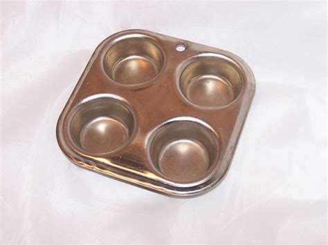 Toy Muffin Tin Vintage Kitchen Toy