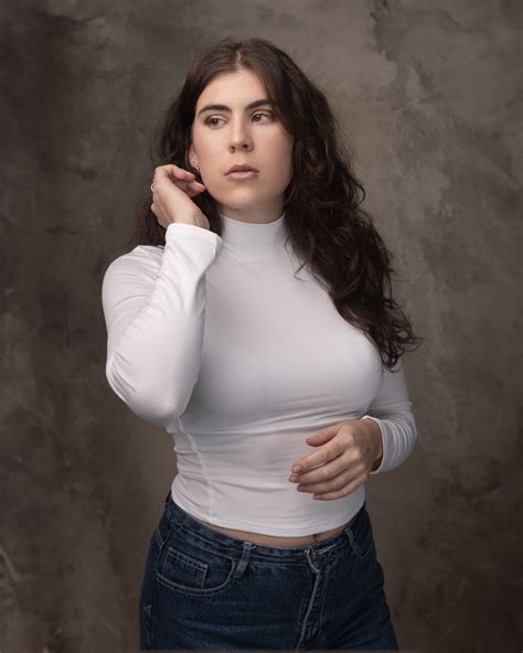 Lia Elise's Inspirational Single 'I Will Sing' Comes to Life in