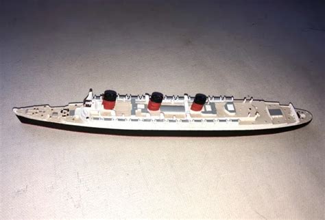 Cunard Rms Queen Mary Ocean Liner Ship Metal Model M By