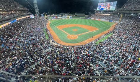 M S De Mil Personas Visitaron El Estadio Monumental