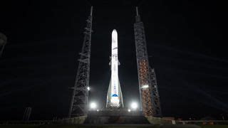 Blue Origin's New Glenn rocket rises on launch pad ahead of debut liftoff (photo) | Space