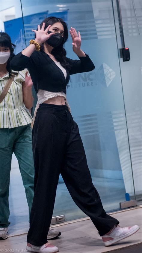 7 Hot Sexy Yessica Tamara Bikini Pics