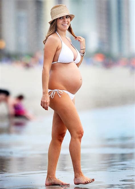 Jamie Lynn Sigler Pregnant Bikini Body Star S Baby Bump At Beach Us