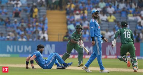 Hardik Pandya Injury Hardik Pandya Leaves Field After Twisting Ankle