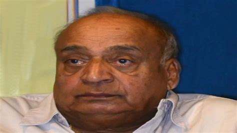 jdu leader veerendra kumar resigns  rs  opposed  alliance