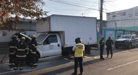 Se Registra Conato De Incendio De Camioneta Sobre La Avenida Sim N