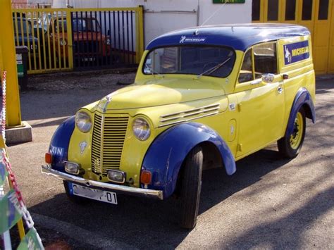 Juvaquatre Vehicule Ancien Voiture