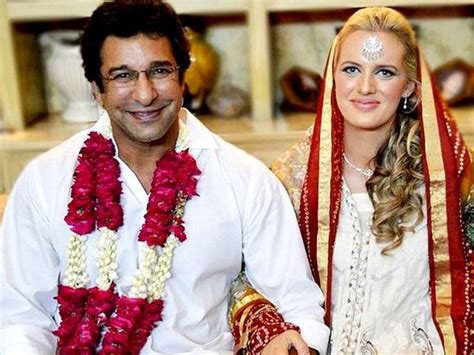 exciting wasim akram  expecting baby  australian wife