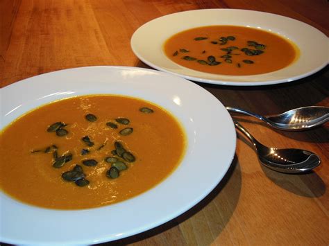 Kürbissuppe mit Kokosmilch - Rezept | kochenOHNE